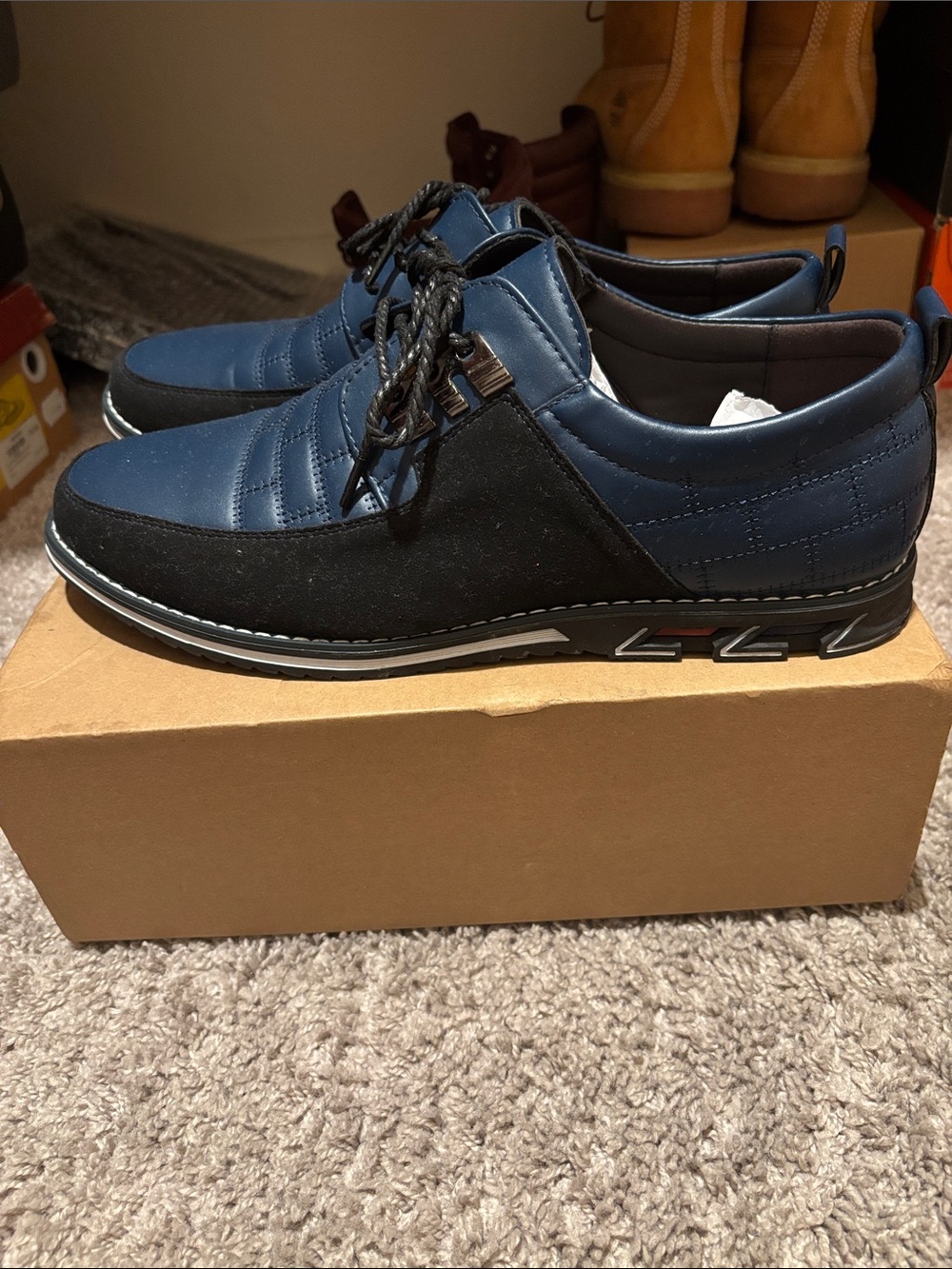 Casual Men's Navy and Black Lace-Up Sneakers